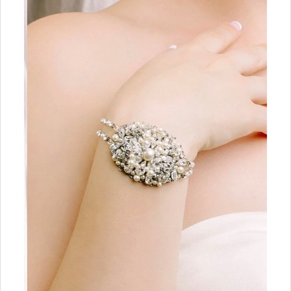 Sara Gabriel Daphne Bridal Bracelet, Crystal Pearl - Picture 4 of 4